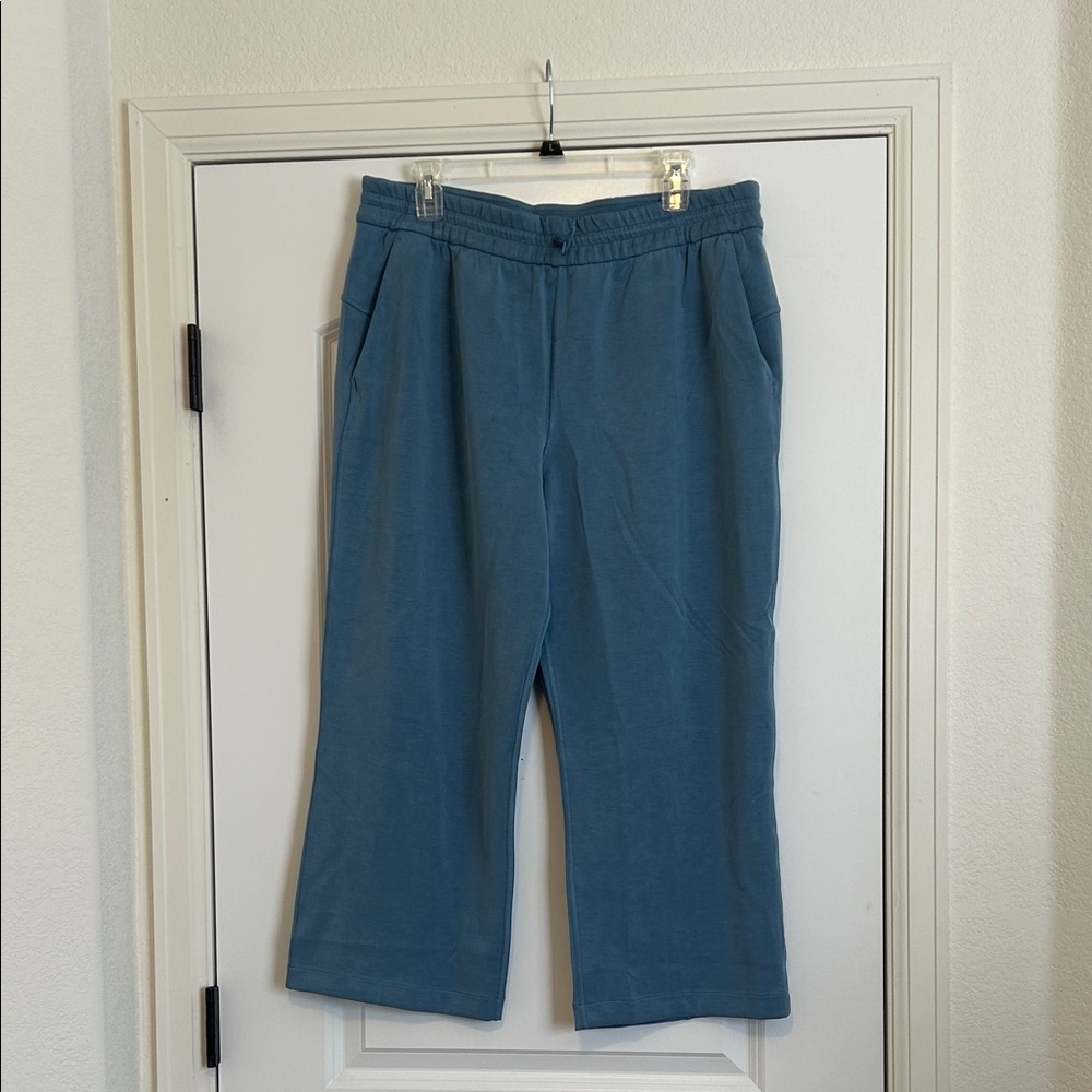 Lululemon Softstreme Blue High-Rise Wide-Leg Cropped Pant Size 14
